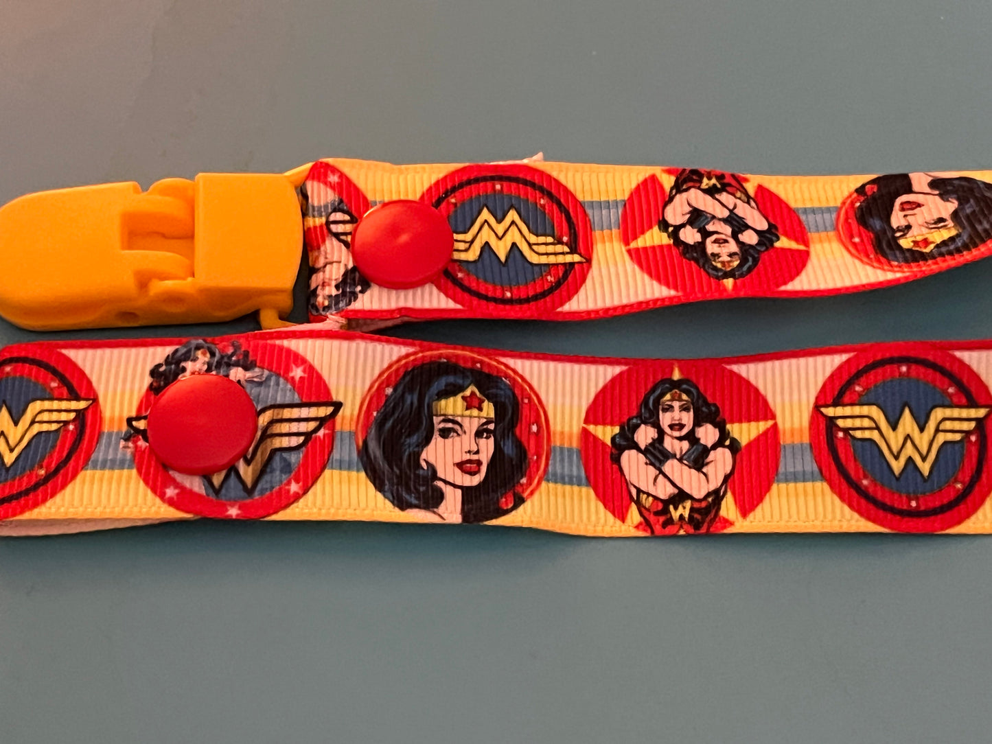 Wonder Woman Circles Paci Clip