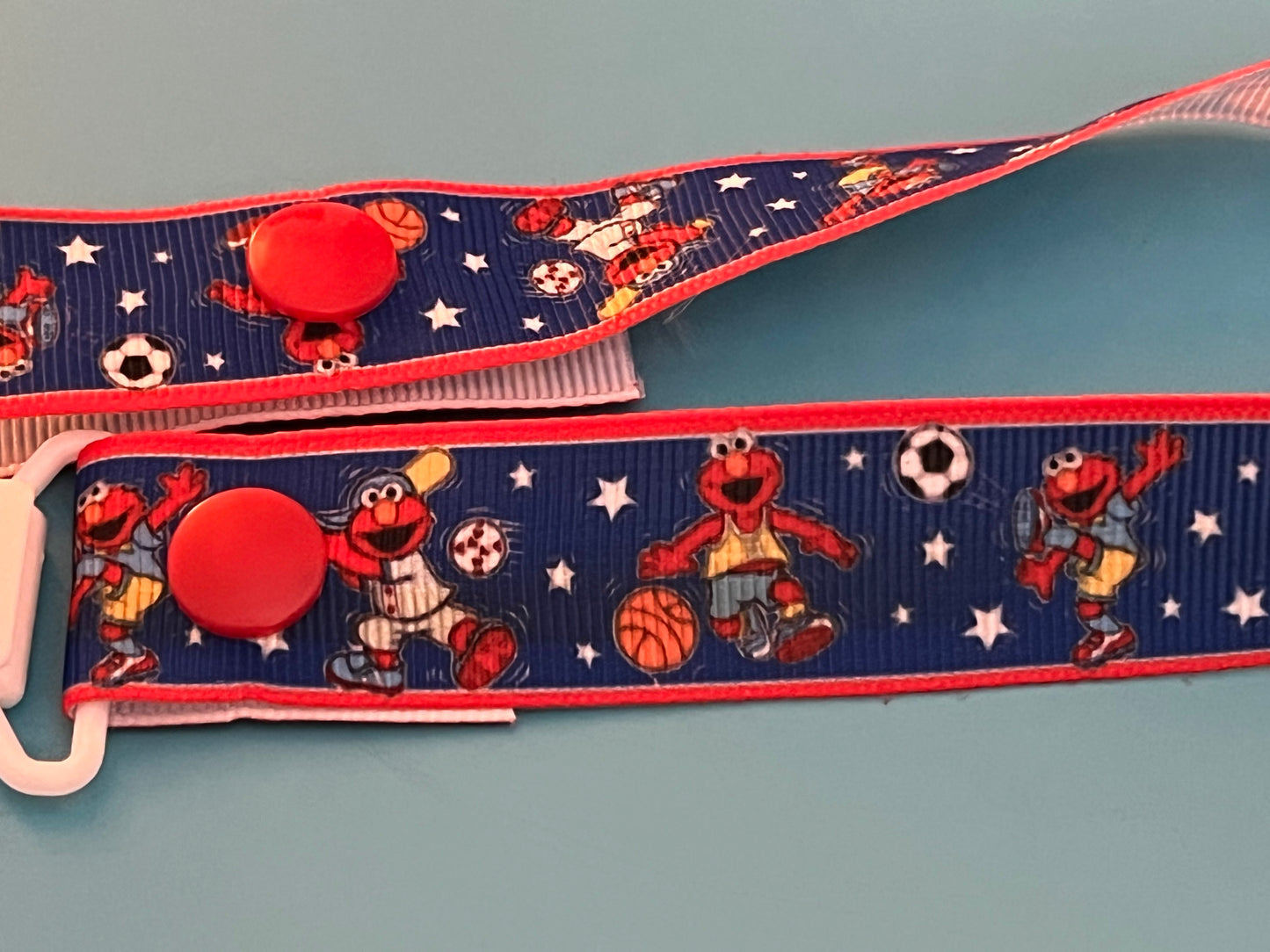 Sporty Elmo Paci Clip