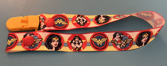 Wonder Woman Circles Paci Clip