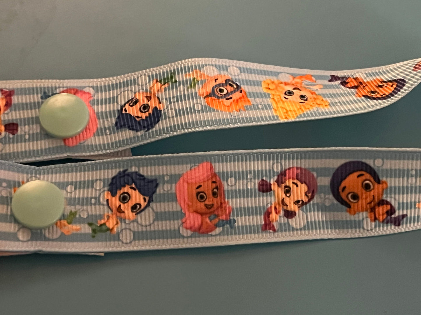 Bubble Guppies Paci Clip