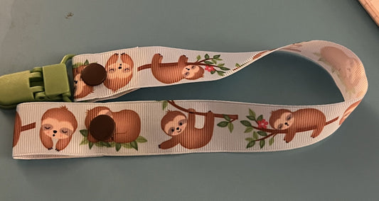 Tree Sloth Paci Clip